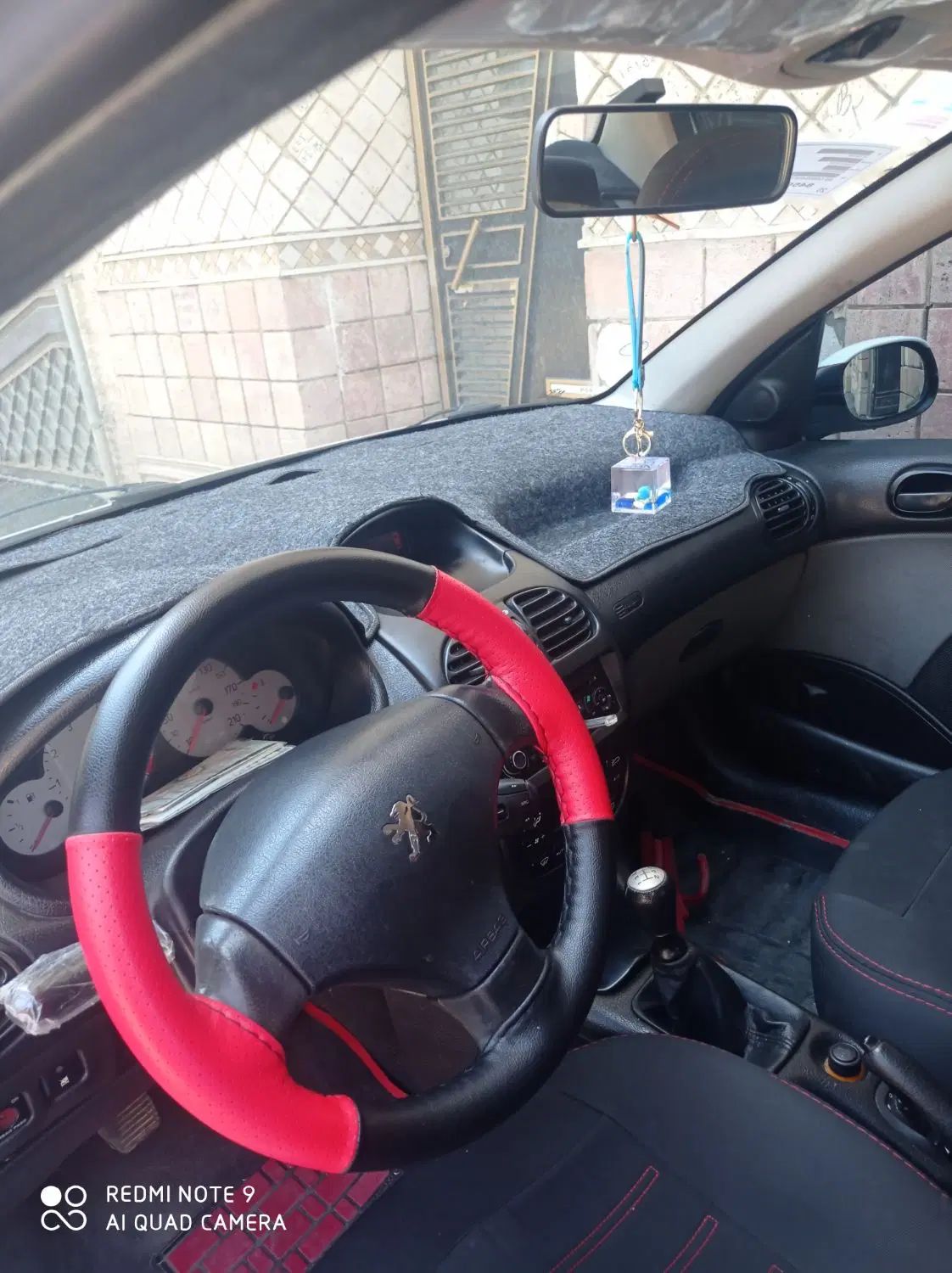 پژو ۲۰۶ صندوق دار v8 - 1395