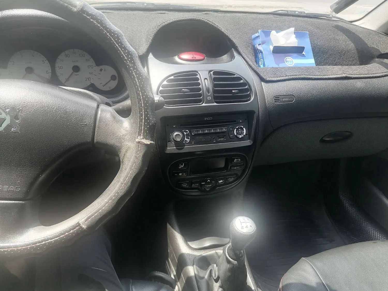 پژو ۲۰۶ صندوق دار v8 - 1394