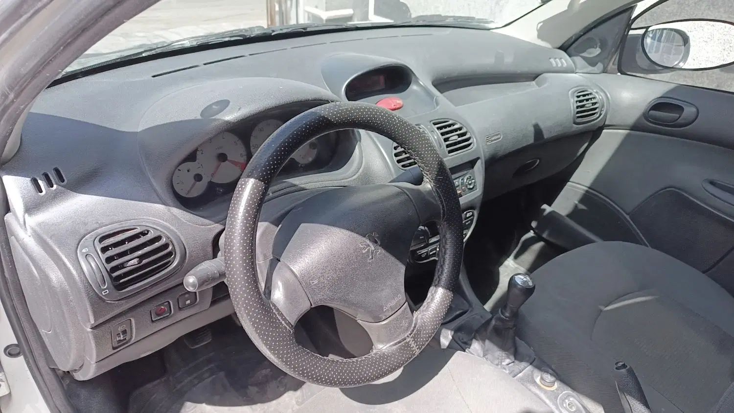 پژو ۲۰۶ صندوق دار v8 - 1399