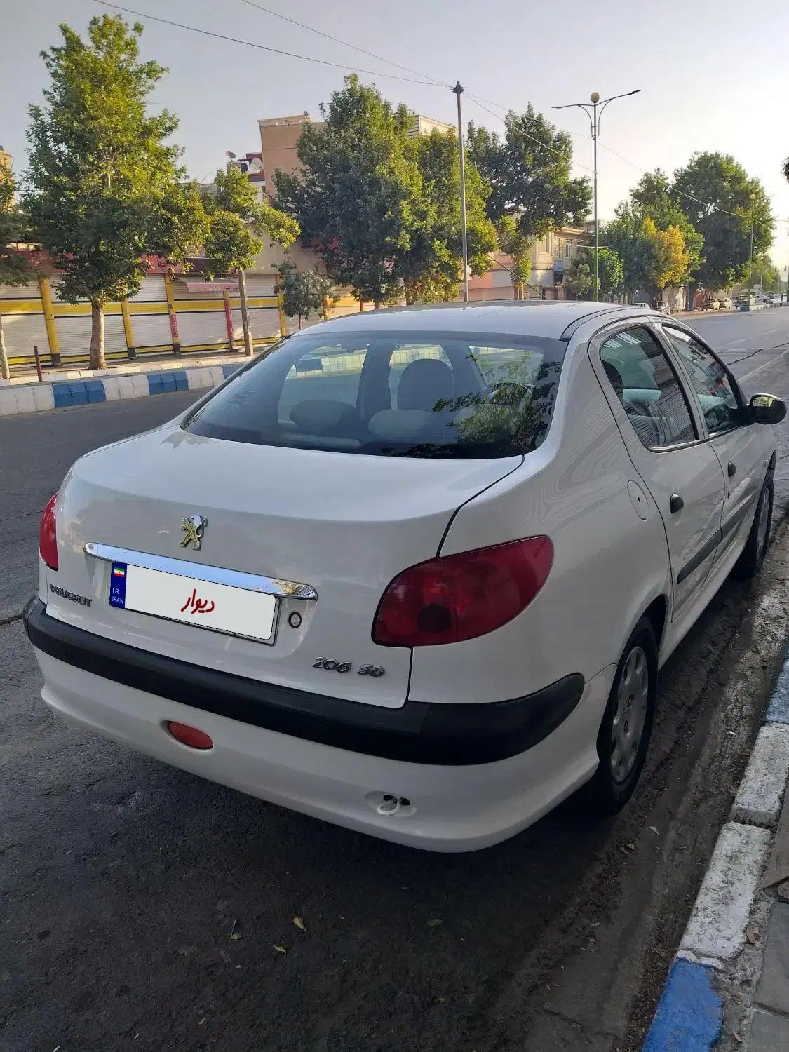 پژو ۲۰۶ صندوق دار v8 - 1396