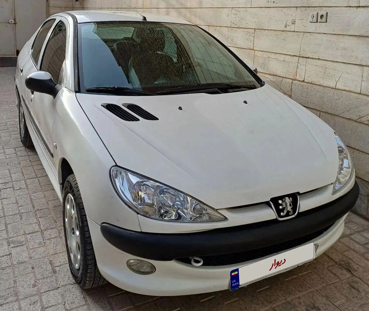 پژو ۲۰۶ صندوق دار v8 - 1393