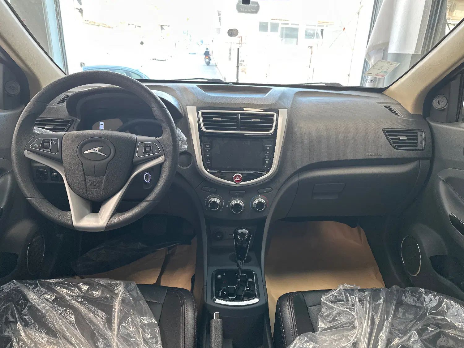 جک J4 اتوماتیک ساده - 1404