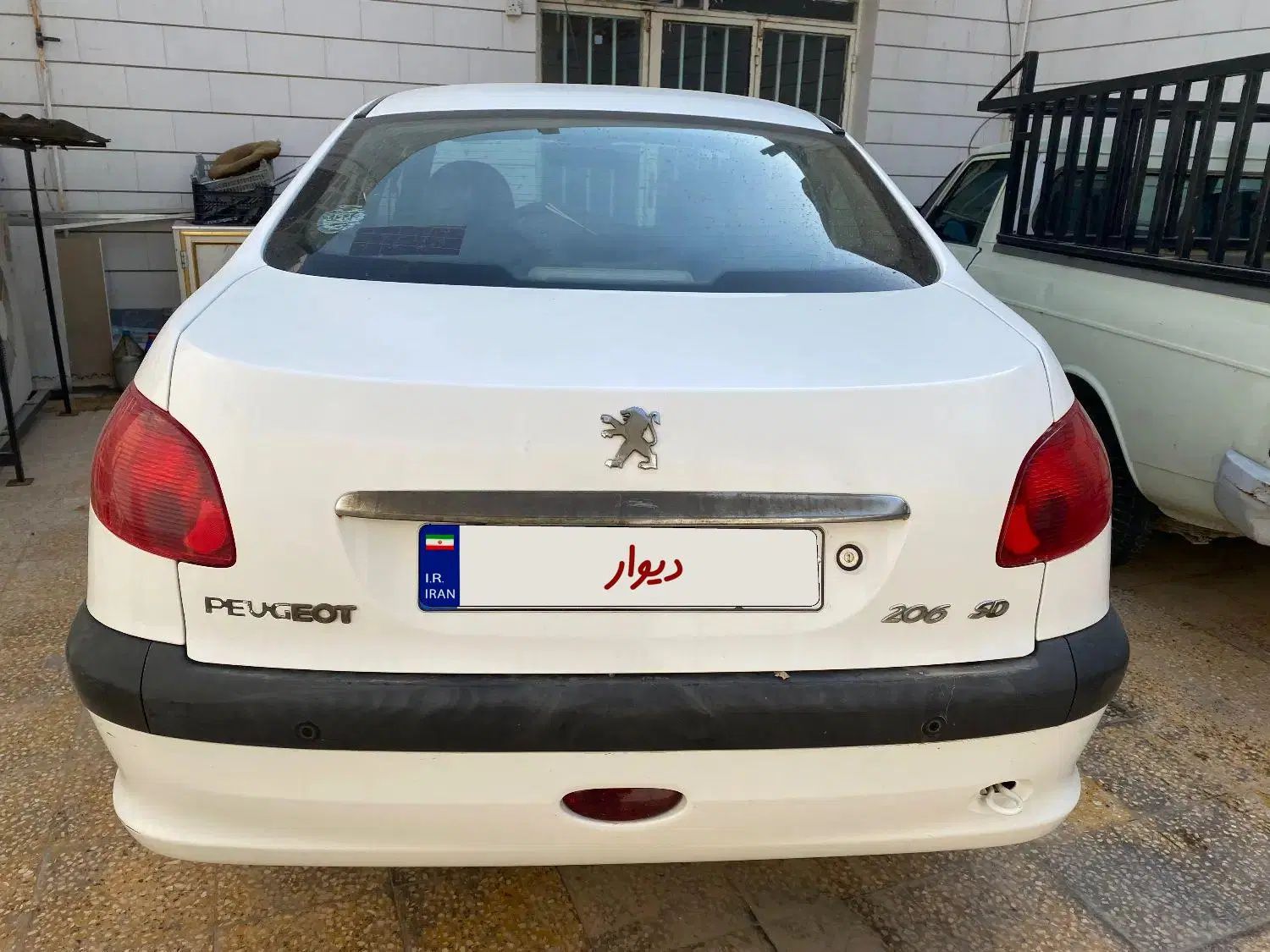 پژو ۲۰۶ صندوق دار v8 - 1396
