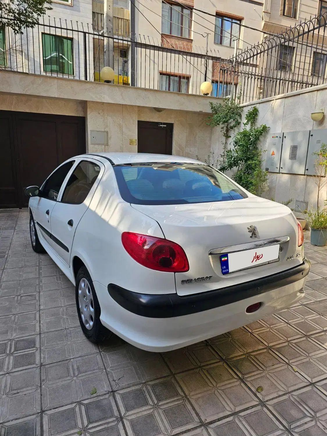 پژو ۲۰۶ صندوق دار v8 - 1398