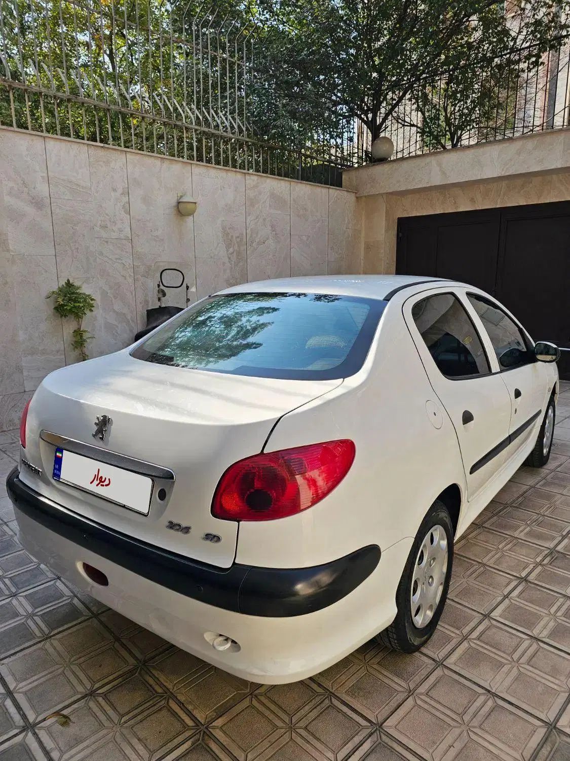 پژو ۲۰۶ صندوق دار v8 - 1398