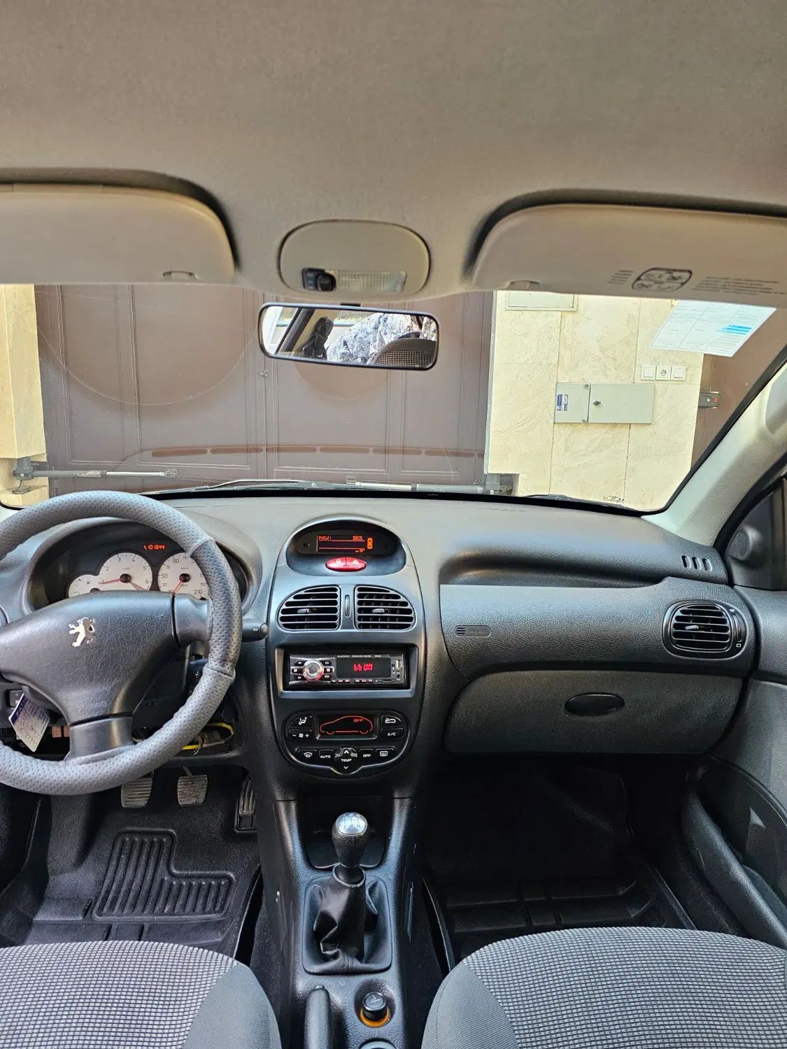 پژو ۲۰۶ صندوق دار v8 - 1398