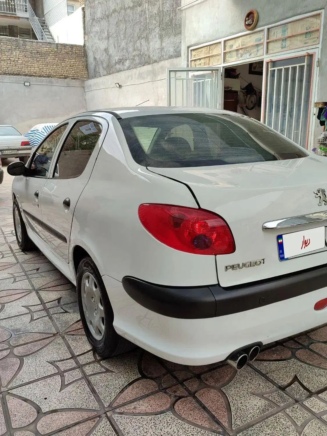 پژو ۲۰۶ صندوق دار v8 - 1394