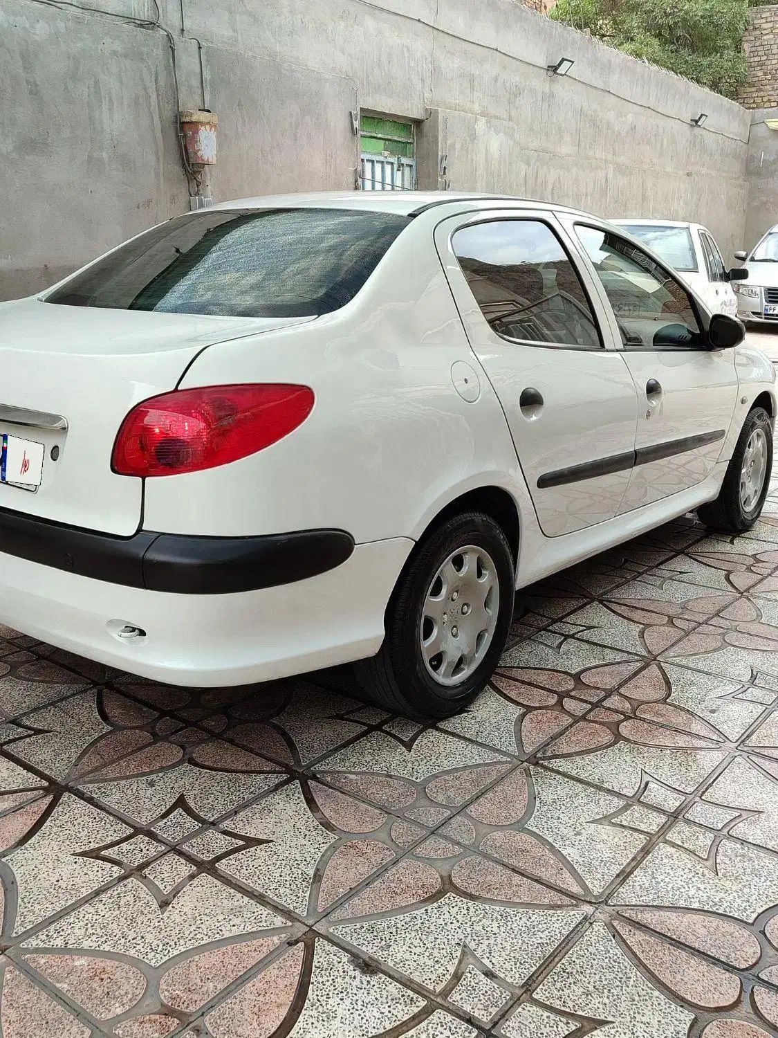 پژو ۲۰۶ صندوق دار v8 - 1394