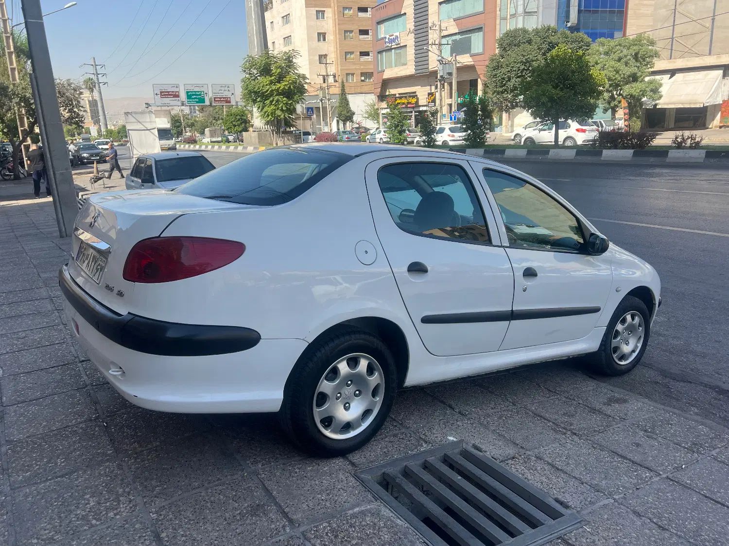 پژو ۲۰۶ صندوق دار v8 - 1396