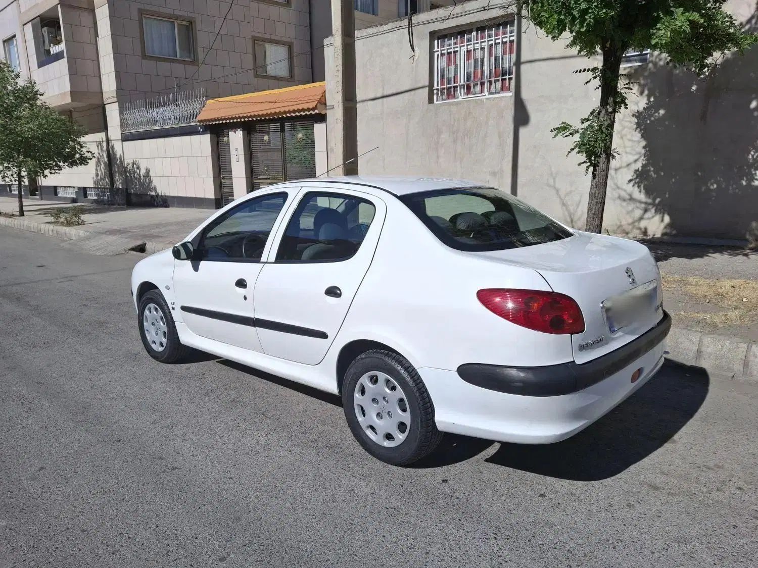 پژو ۲۰۶ صندوق دار v8 - 1394