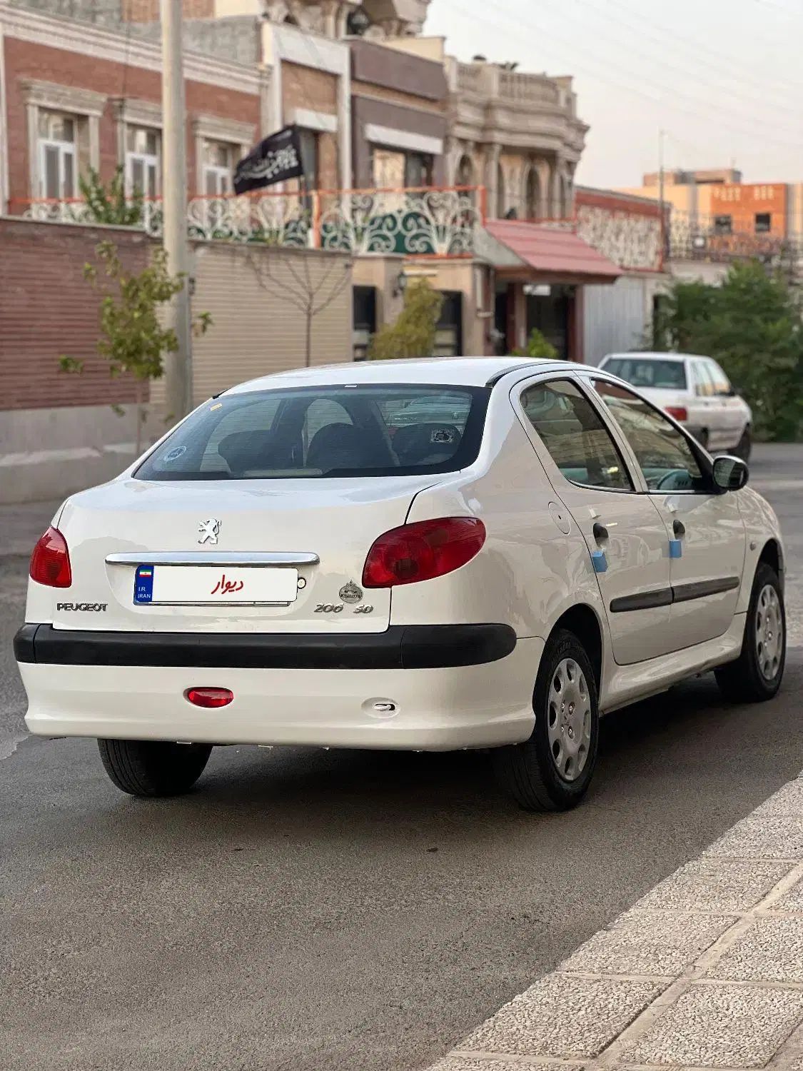 پژو ۲۰۶ صندوق دار v8 - 1391