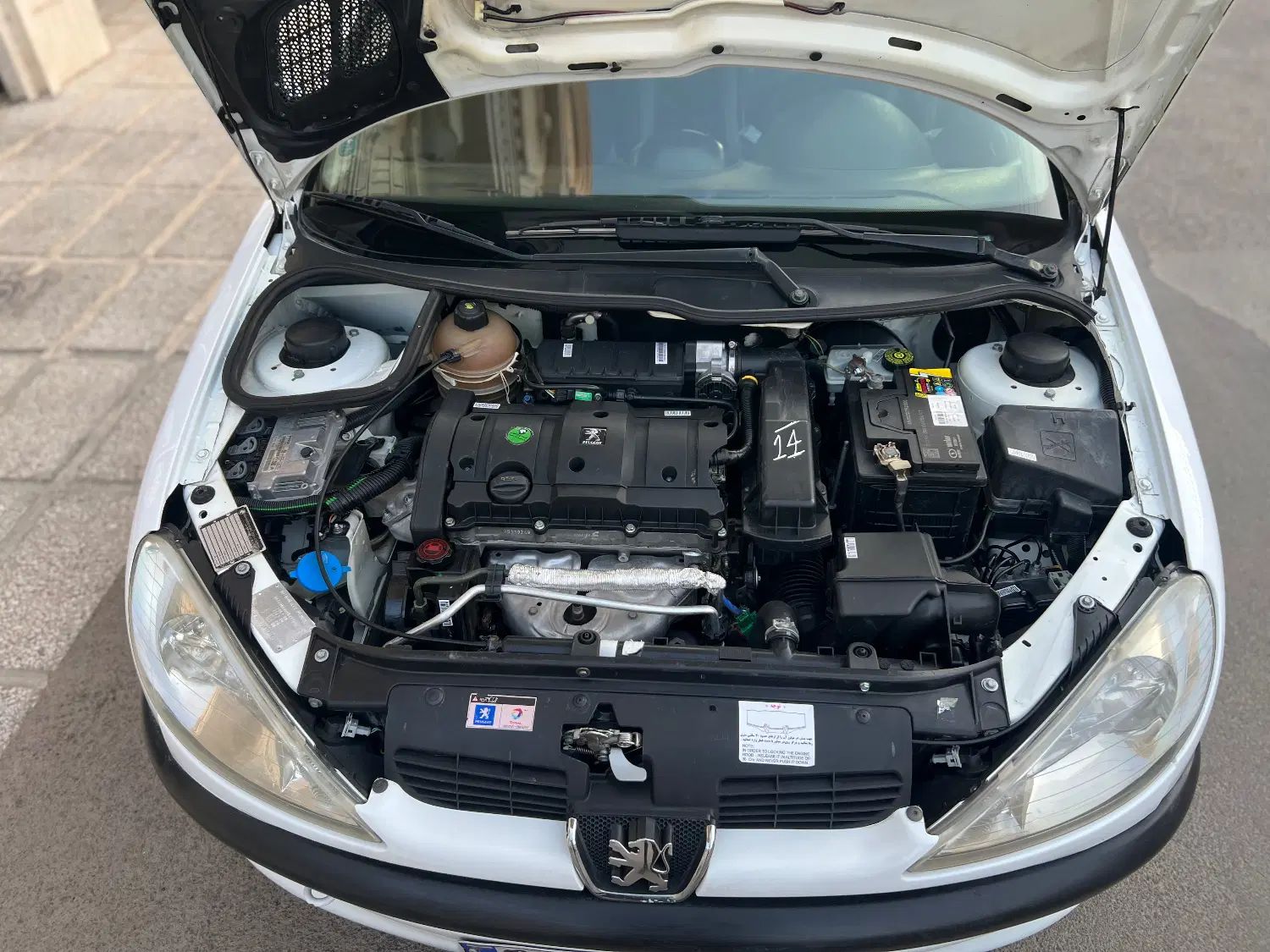 پژو ۲۰۶ صندوق دار v8 - 1391