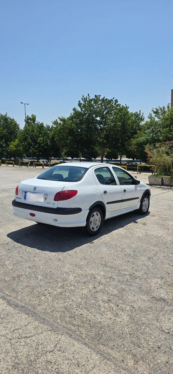 پژو ۲۰۶ صندوق دار v8 - 1390