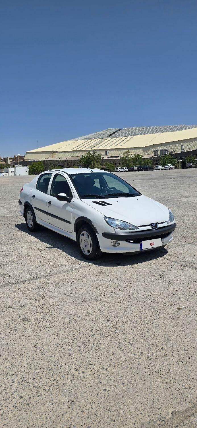 پژو ۲۰۶ صندوق دار v8 - 1390
