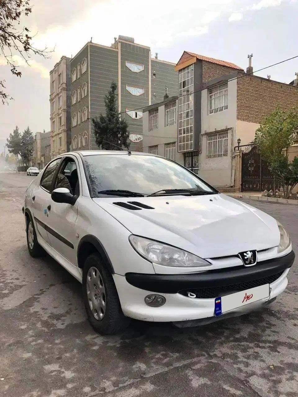 پژو ۲۰۶ صندوق دار v8 - 1390