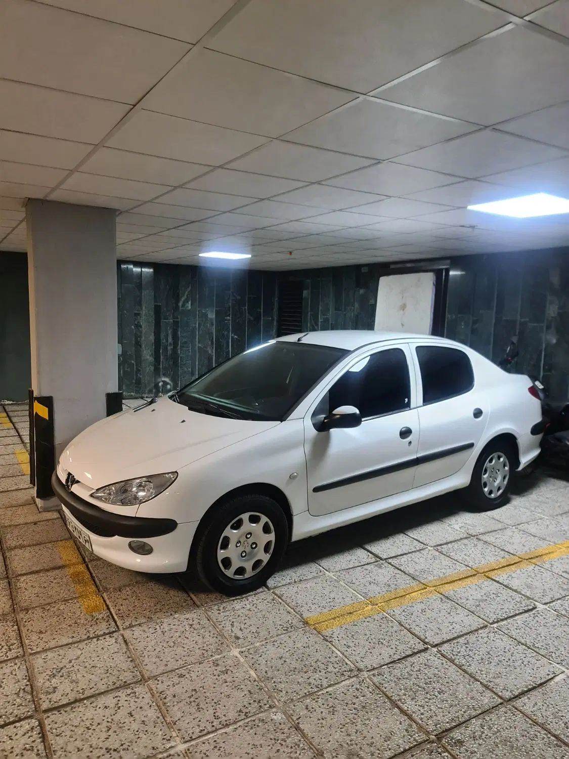 پژو ۲۰۶ صندوق دار v8 - 1394