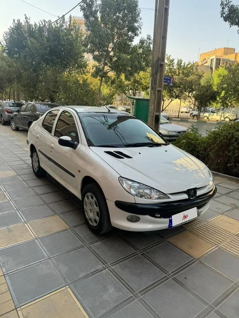 پژو ۲۰۶ صندوق دار v8 - 1393