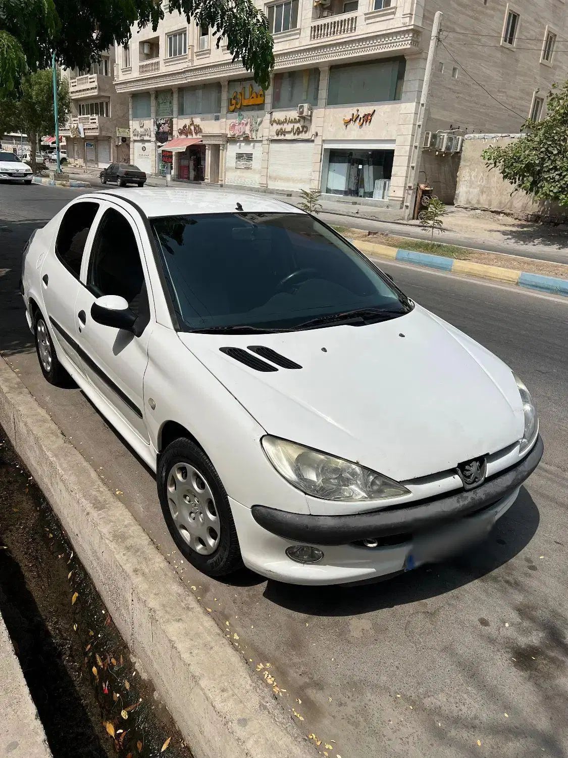 پژو ۲۰۶ صندوق دار v8 - 1393