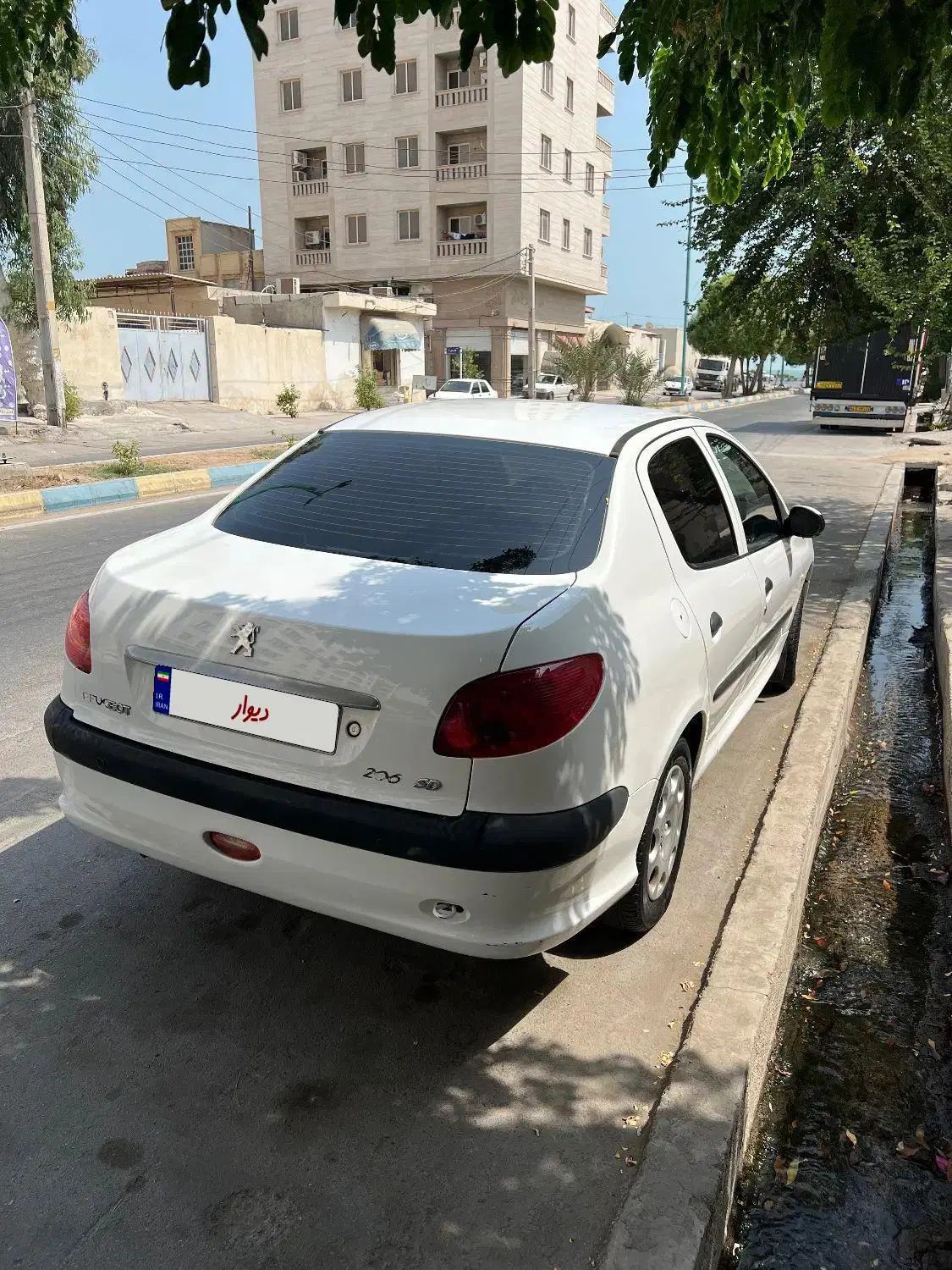 پژو ۲۰۶ صندوق دار v8 - 1393