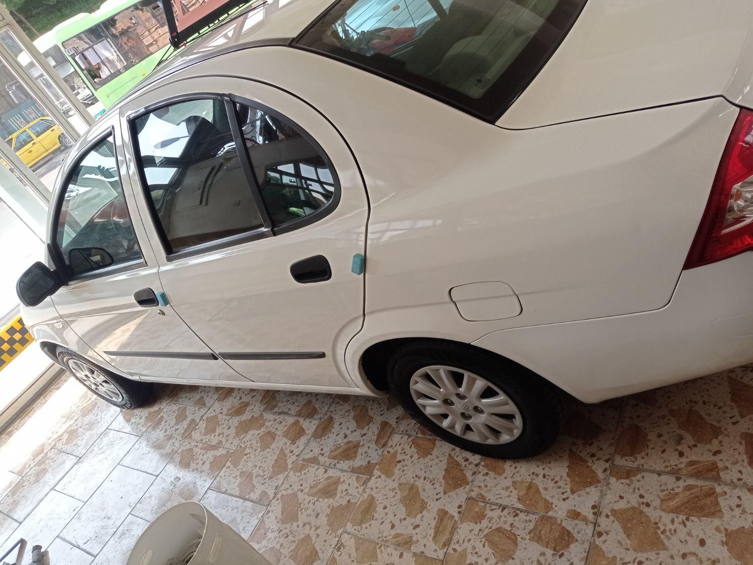تیبا صندوق دار SX - 1400