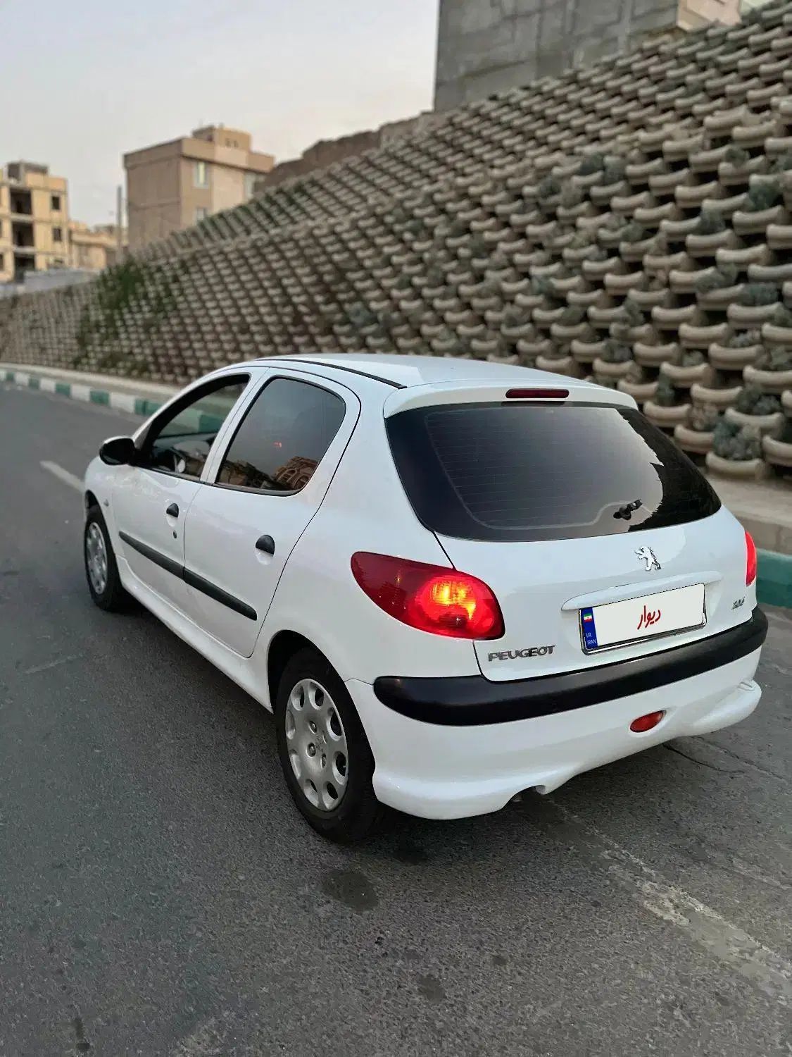 پژو 206 تیپ 2 - 1395