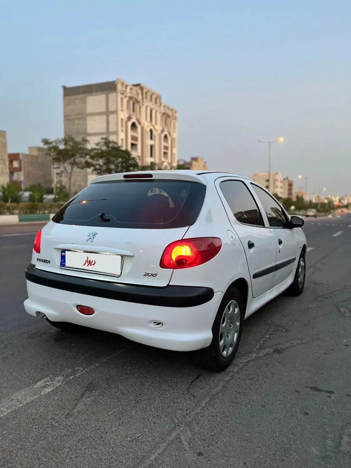پژو 206 تیپ 2 - 1395