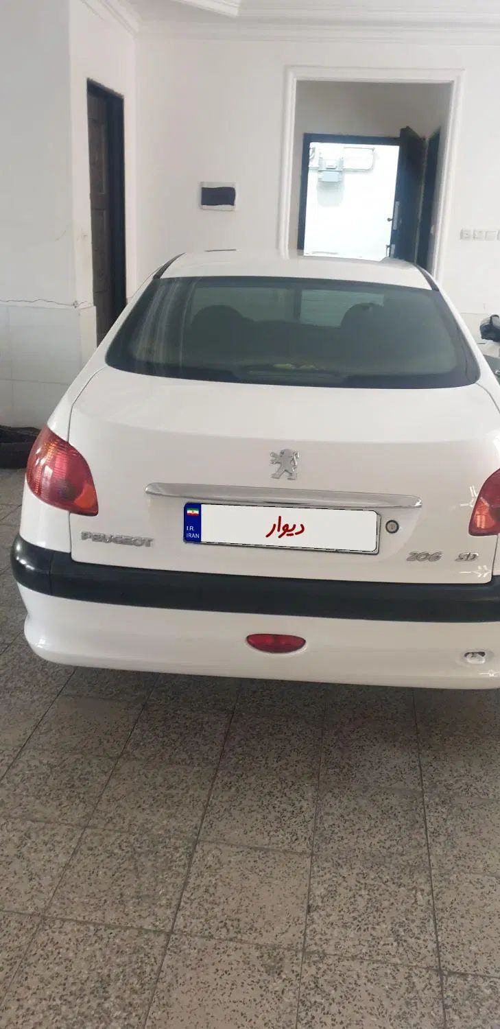 پژو ۲۰۶ صندوق دار v8 - 1395