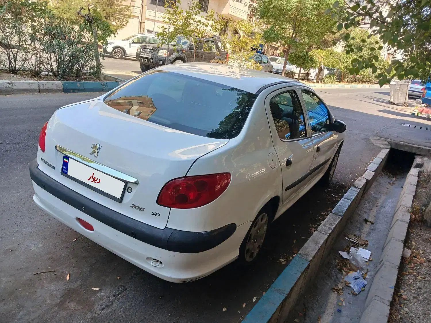 پژو ۲۰۶ صندوق دار v8 - 1394
