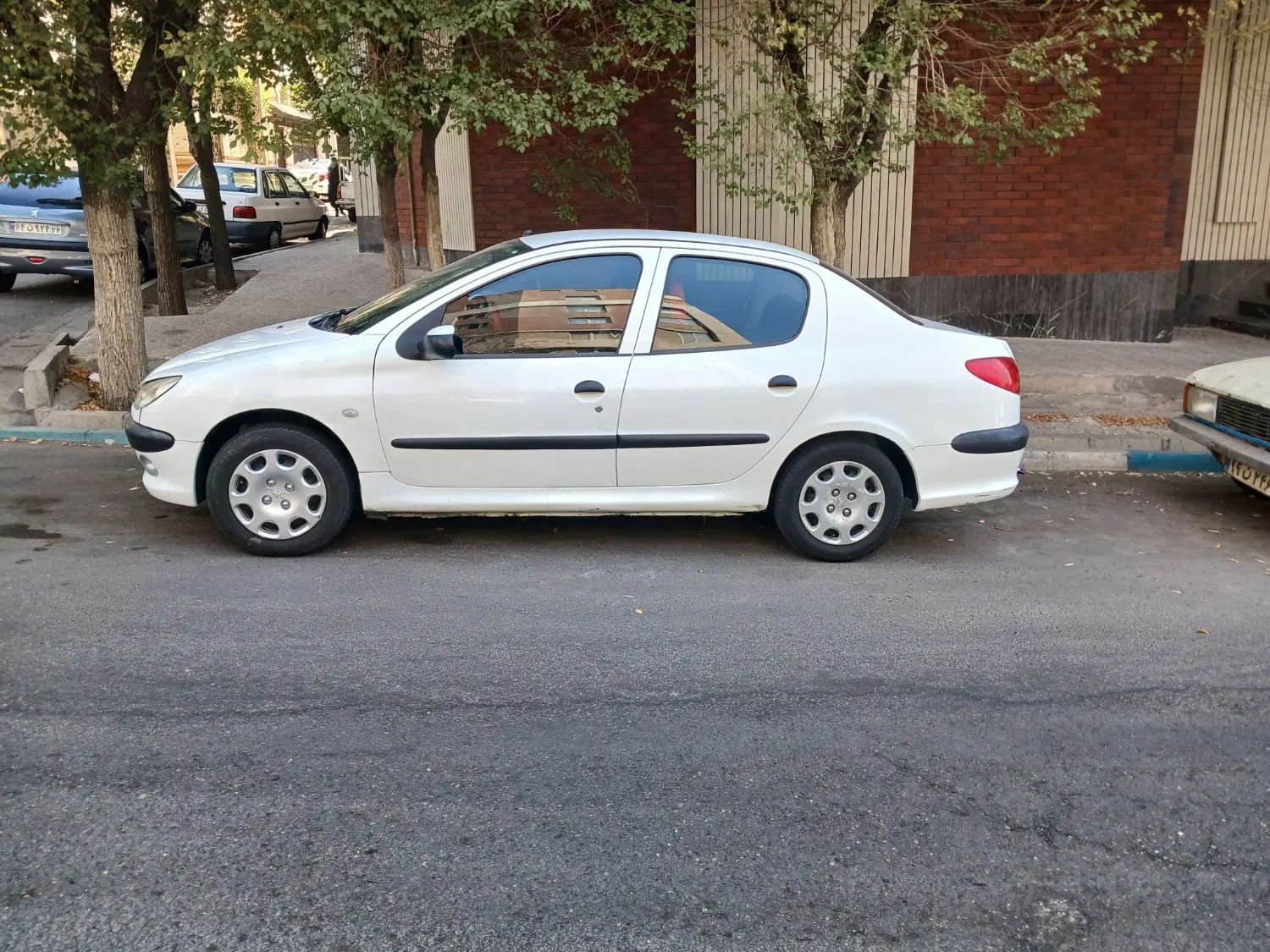 پژو ۲۰۶ صندوق دار v8 - 1394