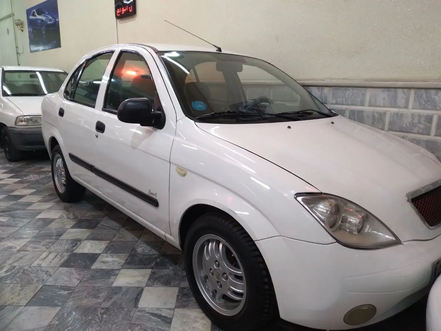 تیبا صندوق دار EX - 1392