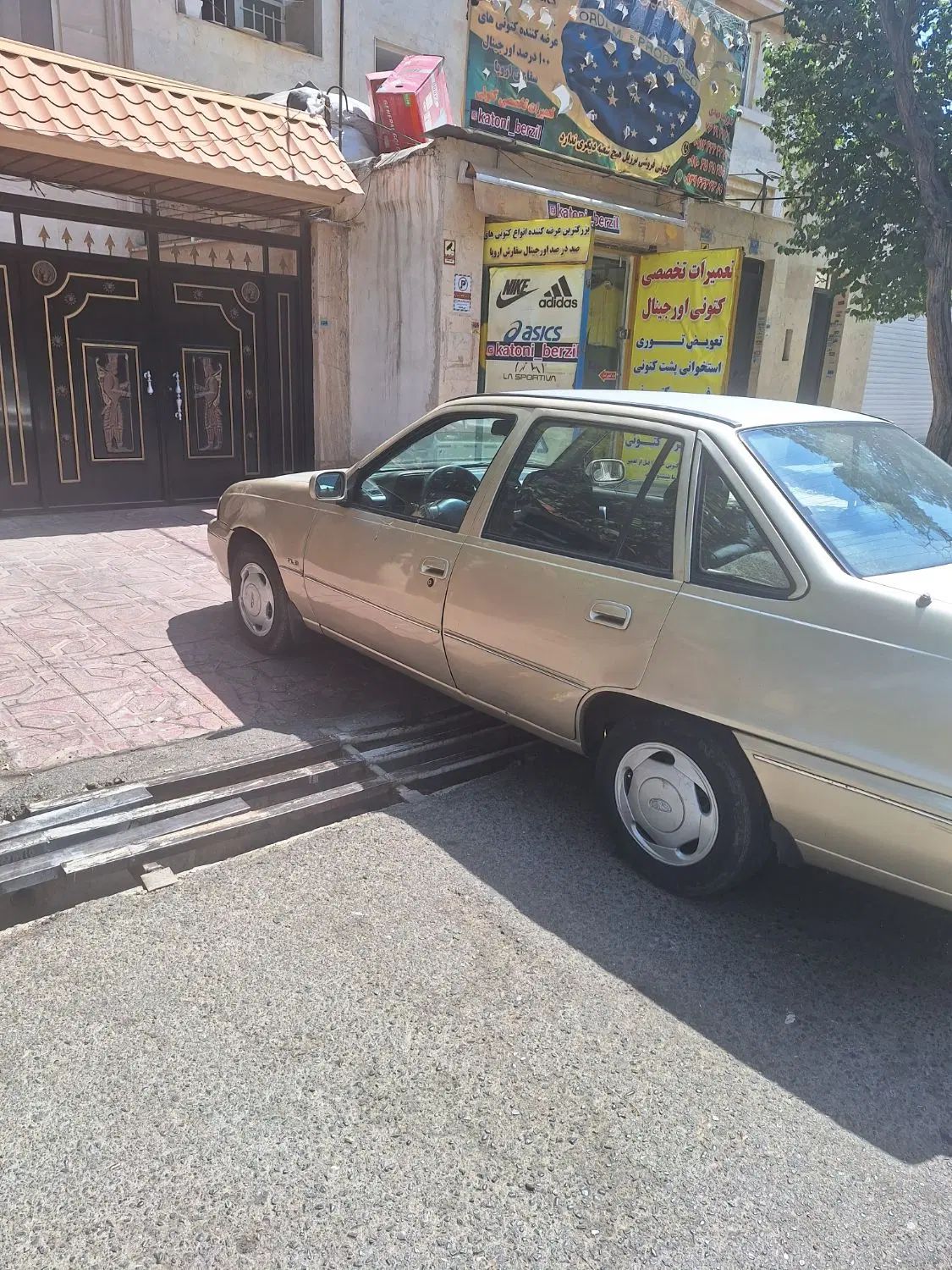 دوو سیلو سدان - 1381