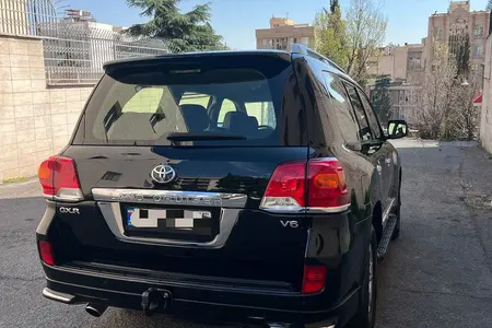 تویوتا لندکروز GXR نسل ۵ - 2013