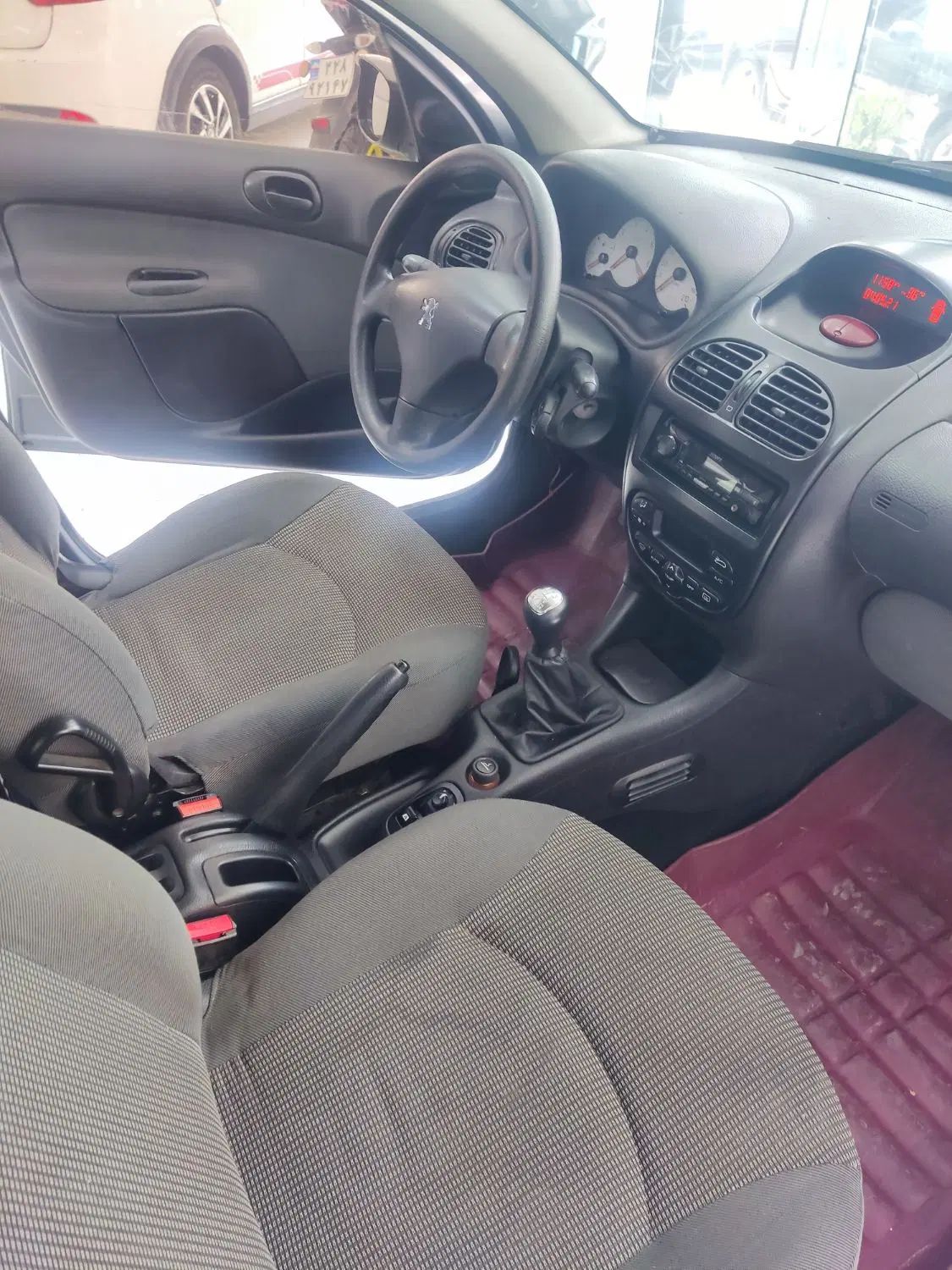 پژو ۲۰۶ صندوق دار v8 - 1393