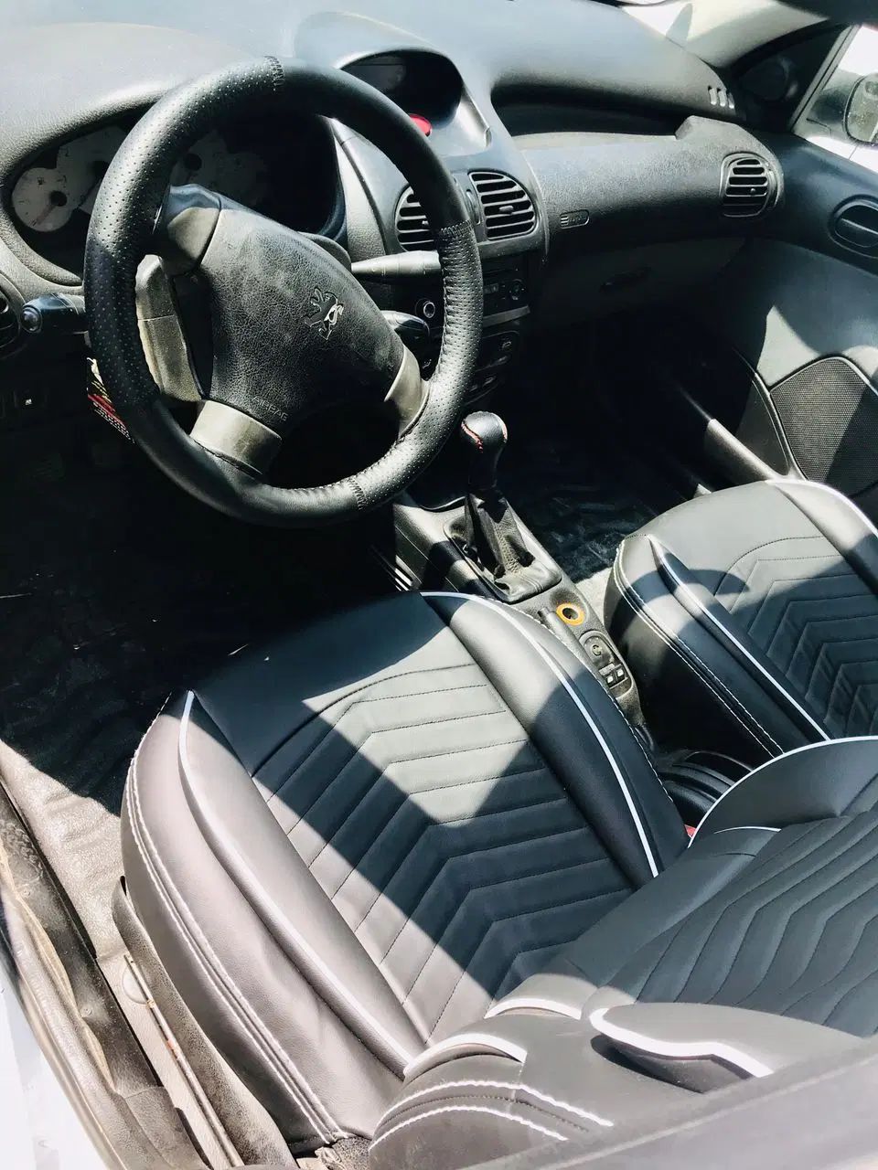 پژو ۲۰۶ صندوق دار v8 - 1396