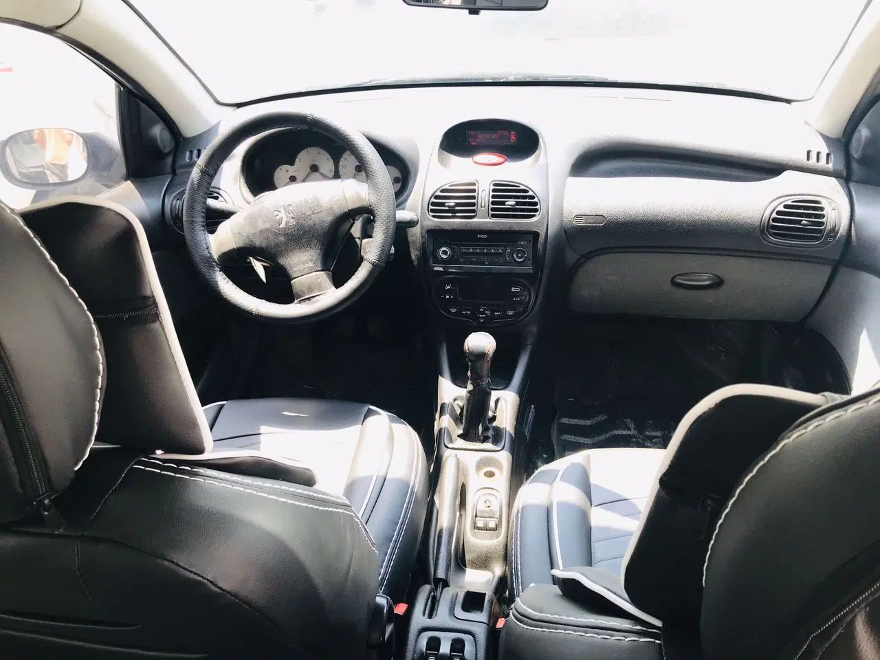 پژو ۲۰۶ صندوق دار v8 - 1396