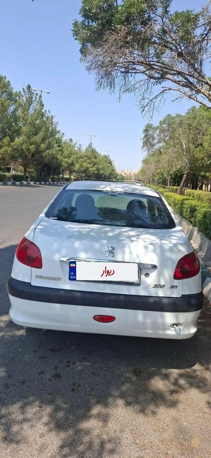 پژو ۲۰۶ صندوق دار v8 - 1396
