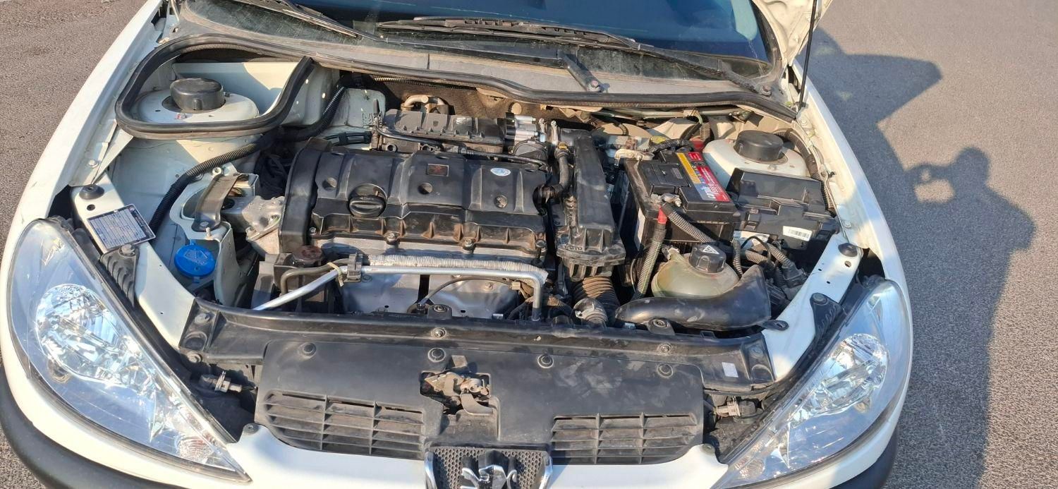 پژو ۲۰۶ صندوق دار v8 - 1396