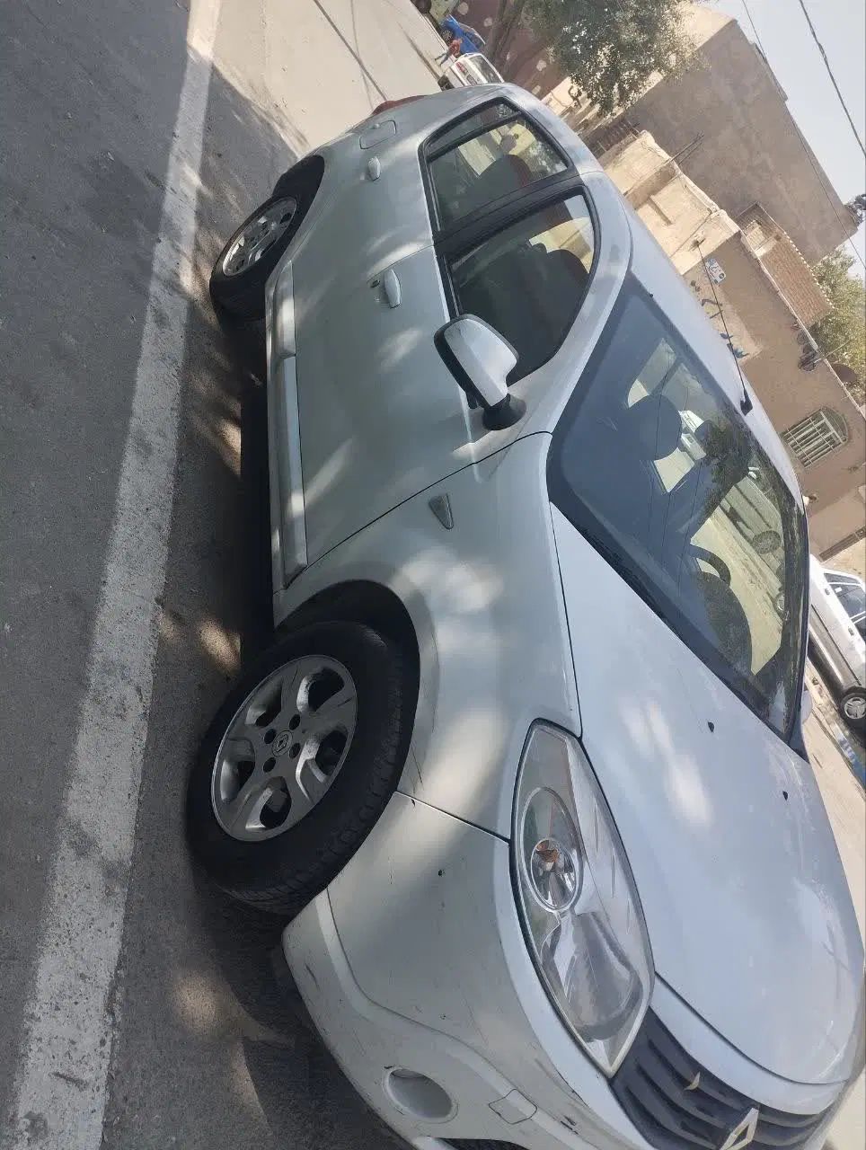 رنو ساندرو اتوماتیک - 1395