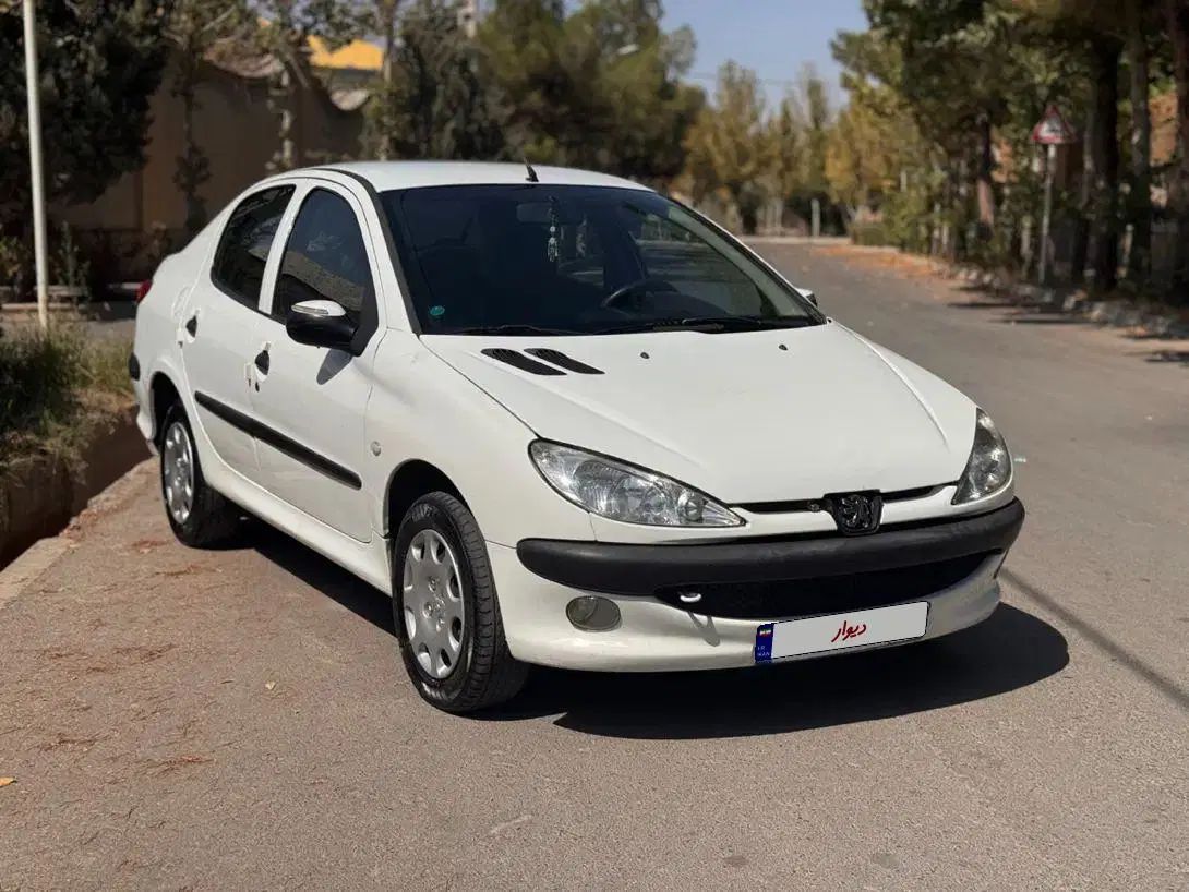 پژو ۲۰۶ صندوق دار v8 - 1393