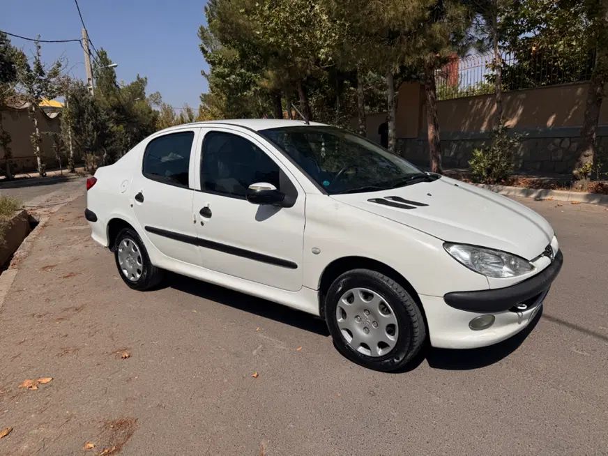 پژو ۲۰۶ صندوق دار v8 - 1393