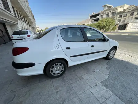 پژو ۲۰۶ صندوق دار v8 - 1396