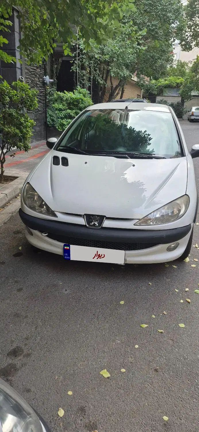 پژو ۲۰۶ صندوق دار v8 - 1393
