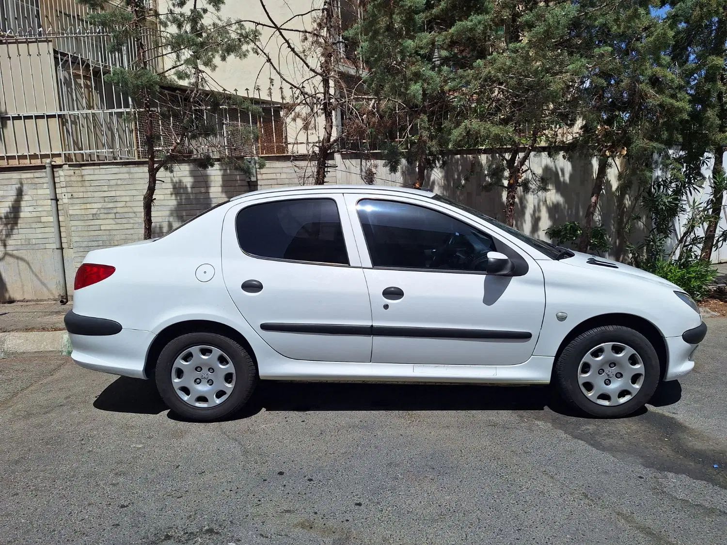 پژو ۲۰۶ صندوق دار v8 - 1398