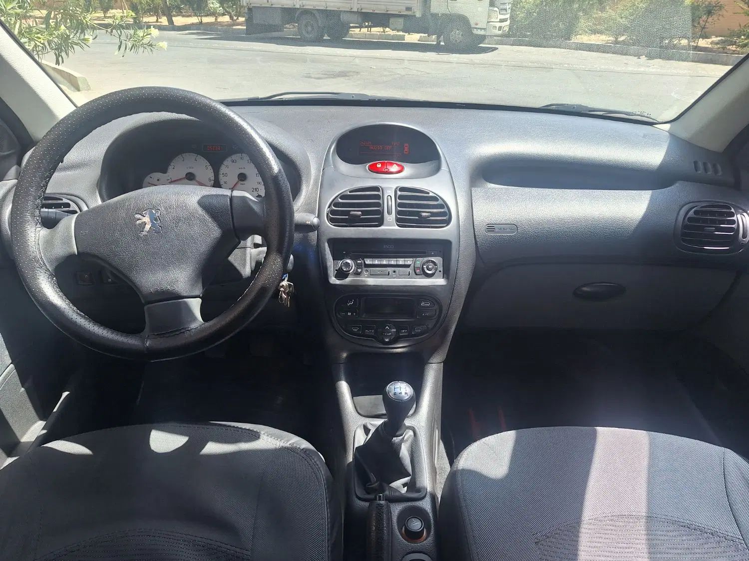 پژو ۲۰۶ صندوق دار v8 - 1398