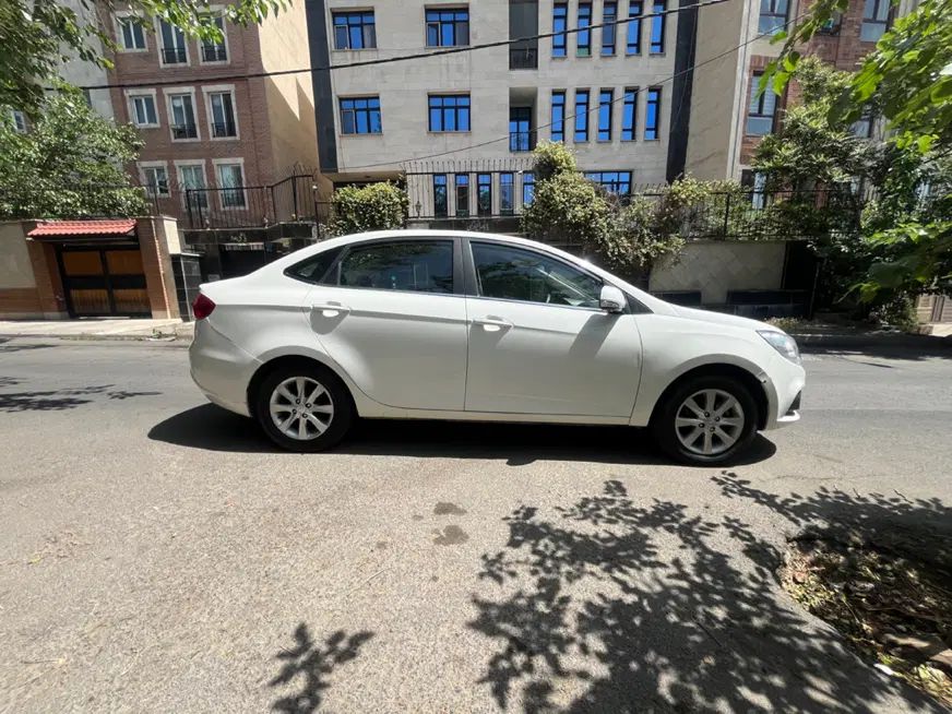 جک J4 اتوماتیک ساده - 1398