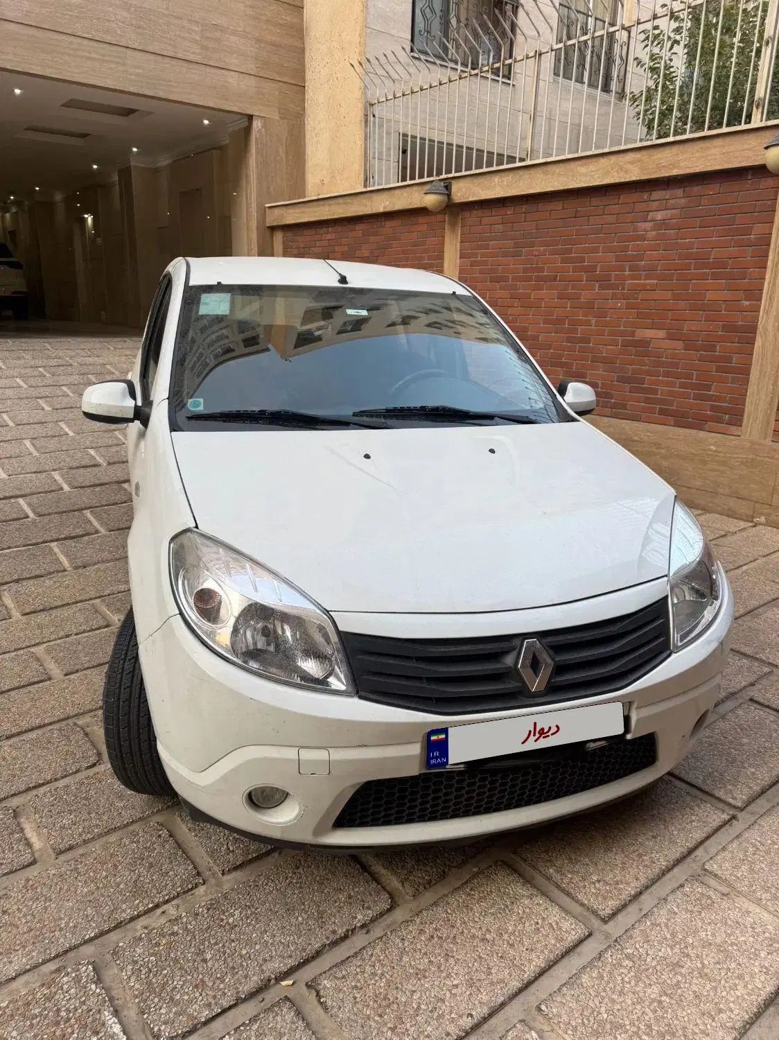 خودرو رنو، ساندرو آگهی ann_20052252