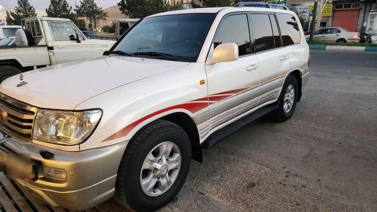 تویوتا لندکروز VXR نسل ۵ - 2006