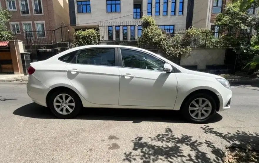 جک J4 اتوماتیک ساده - 1402