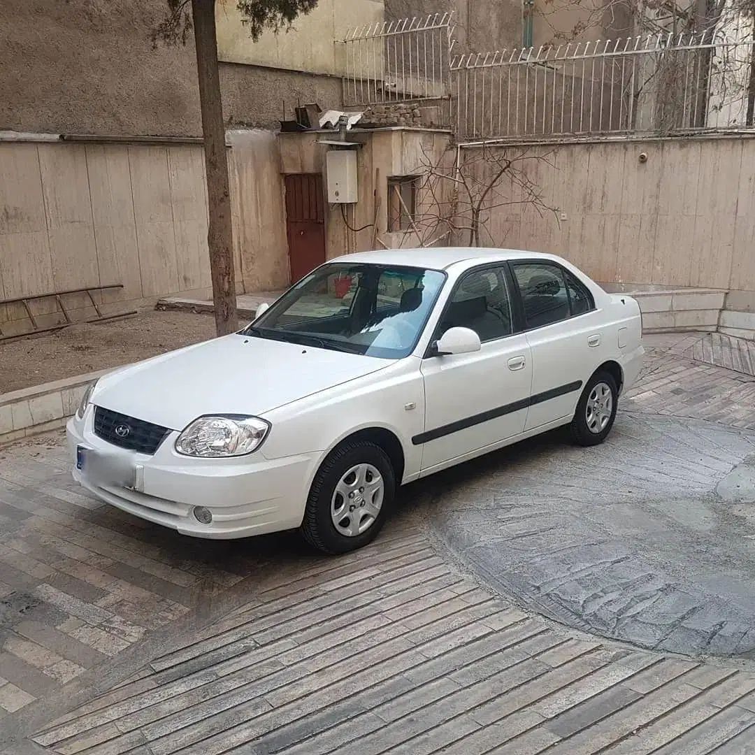 هیوندای ورنا دنده‌ ای - 1384