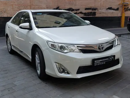 تویوتا کمری GLX - 2014